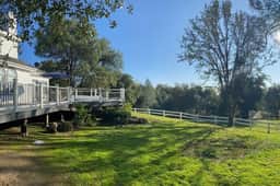 Pinkies Place — Hot Tub Retreat, Sleeps 10+ - Image 5
