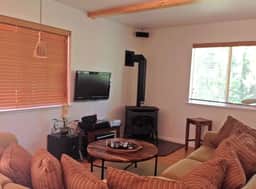 Yosemite Inverness House Inside YNP- Sleeps 8 - Image 2