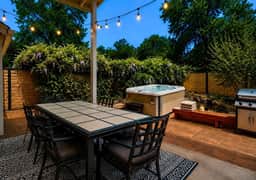 Yosemite/Bass Lake • Hot tub • Modern Comfort - Image 3