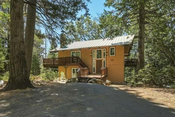 Trail-Ready Cabin · 5 Min to Yosemite - Image 1