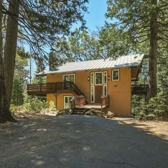 Trail-Ready Cabin · 5 Min to Yosemite - Image 1