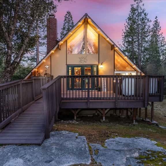Family A-frame with hot tub minutes from Bass Lake - Image 1