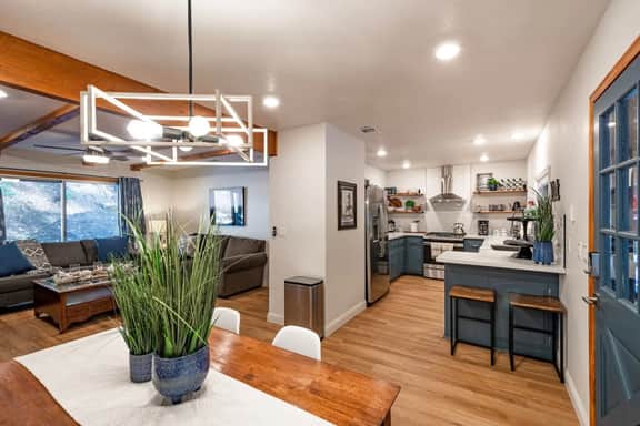 Sleeps 16 | 6BR 4Bath Cabin | Dual Kitchens & Spas - Image 5