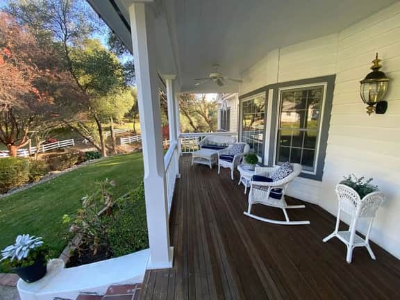 Pinkies Place — Hot Tub Retreat, Sleeps 10+ - Image 3