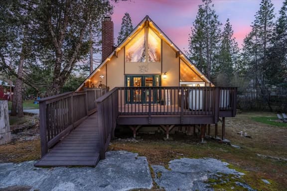 Family A-frame with hot tub minutes from Bass Lake - Image 1